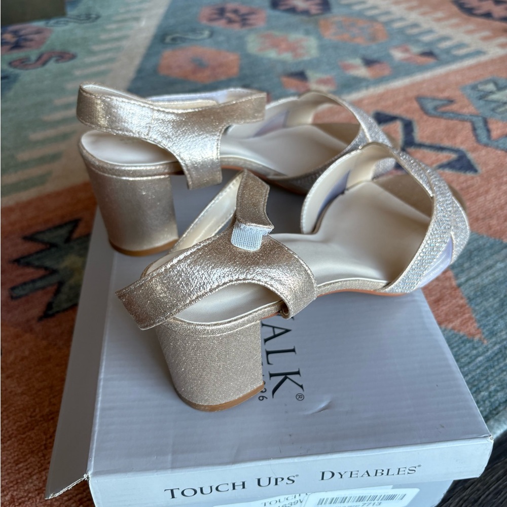 NWB Touch Ups Cam Dress Sandals - Picture 4 of 7